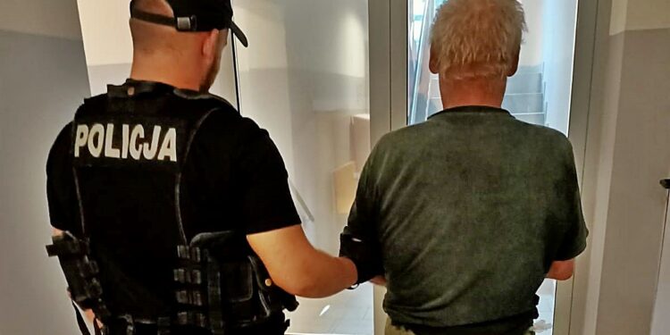 Kłusował i strzelał do psa