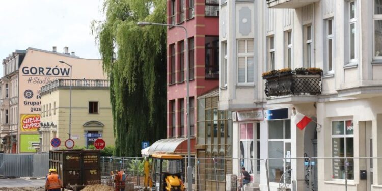 Rozbiórka kolejnego odcinka