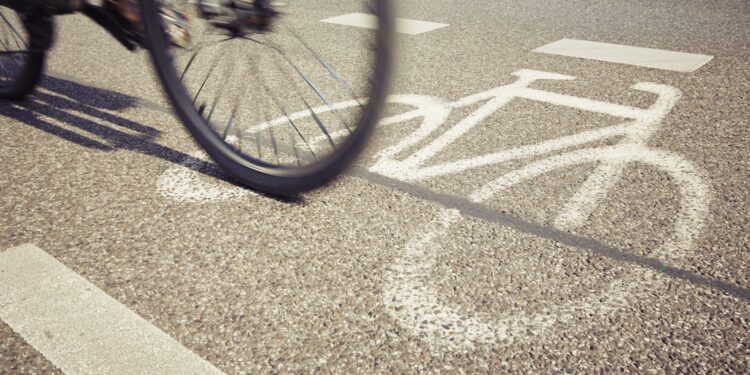 Jak jeździć rowerem po mieście? [INFOGRAFIKA]