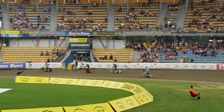 Trener Chomski: zwycięstwo niezagrożone przy trzech liderach