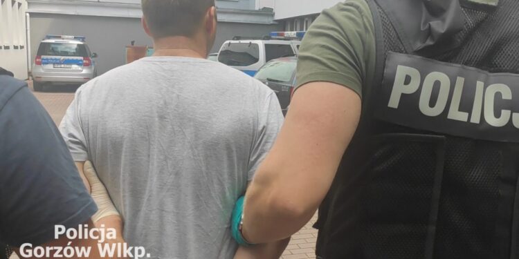 Zaatakował taksówkarkę, jest w rękach policji