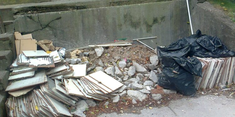 Kontrola odpadów na Lutyckiej