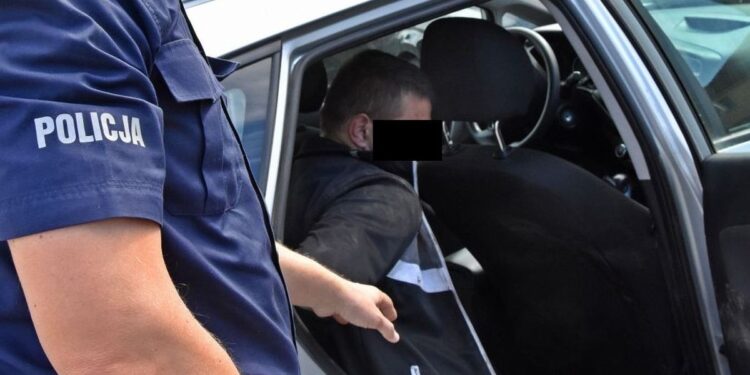 Uciekał policji: był pijany i pod wpływem narkotyków