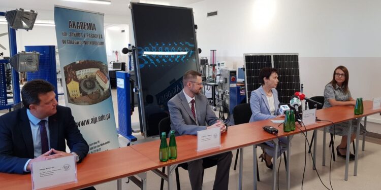 Będą kształcić projektantów samochodów elektrycznych