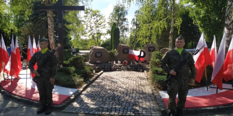 Gorzowianie PAMIĘTAJĄ o powstańcach warszawskich