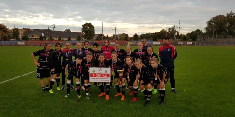 Warta celuje w awans