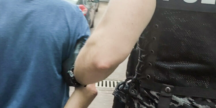 Okradł nowożeńców. 66-latek w rękach policji