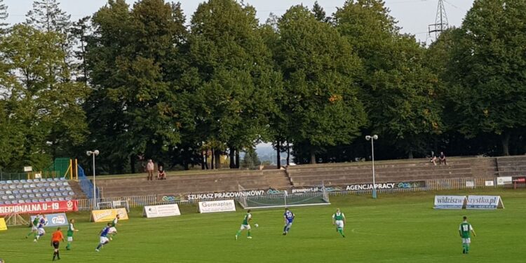 120 minut, trzy karne i wyrwany awans przez Stilon