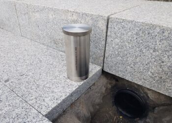 Pomnik Mickiewicza skrywa „kapsułę czasu”