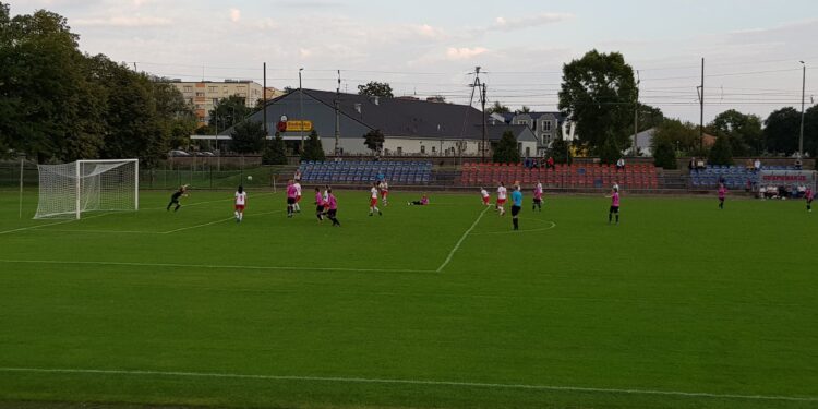 Warta gra dalej, MUKSowi pozostaje liga