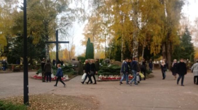 Dodatkowa linia w okolice cmentarza. Miejskie przygotowania do 1 listopada