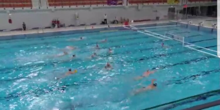 Dwa razy 12:8: nasi waterpoliści z cenną wygraną po słabszej sobocie