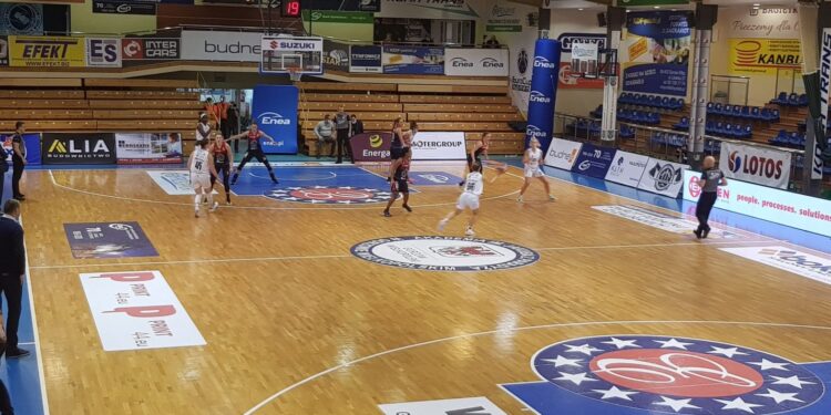 Mały rollercoaster: PSI Enea z emocjami zwycięska z Politechniką