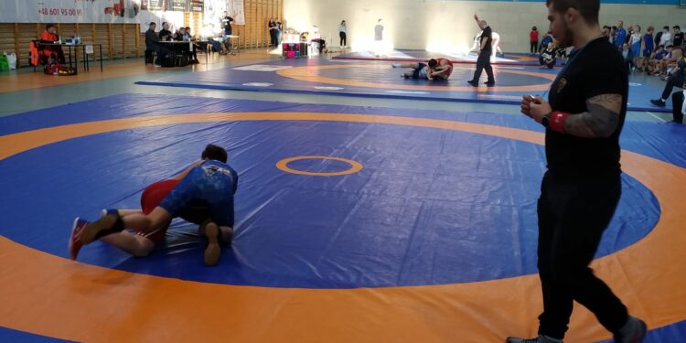 Impreza zapaśnicza w hali na Puszkina