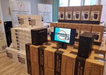 Nowe komputery dla gorzowskich szkół