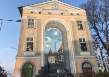 Mural z gorzowskimi symbolami