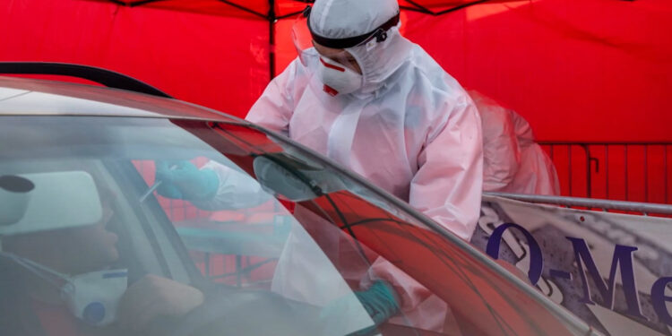 Jak przygotować się do testu na COVID-19? [WIDEO]