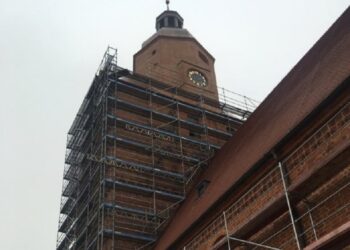 Z katedry znika rusztowanie