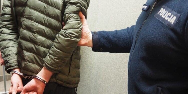 25-latkowie odpowiedzą za pobicie na stacji paliw