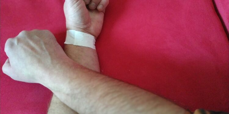 Samookaleczenia – problem całej rodziny…