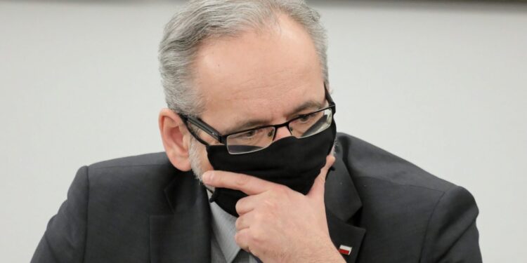 Najmłodsi uczniowie wracają do szkół