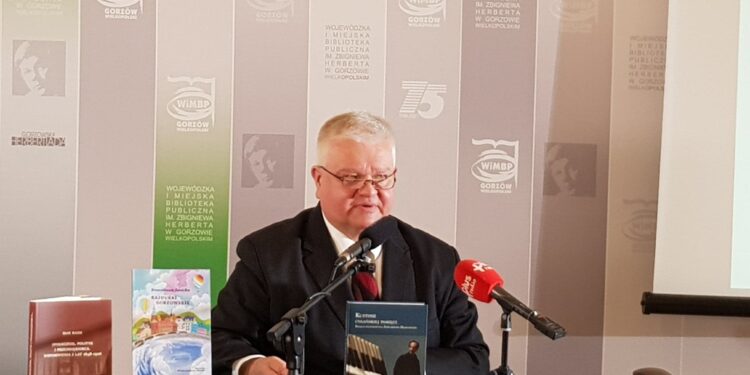 Biblioteka kupuje nowości i przygotowuje jubileusz