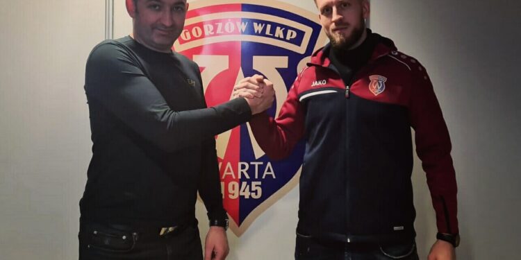 Najpierw bramkarz, teraz napastnik