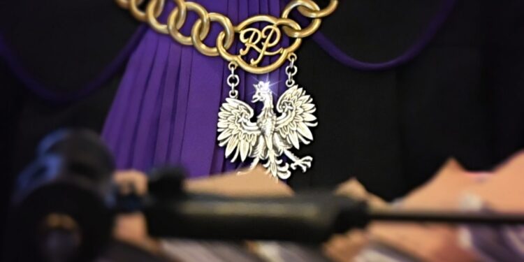 Chciała oszukać schorowanego podopiecznego. 40-latka stanie przed sądem