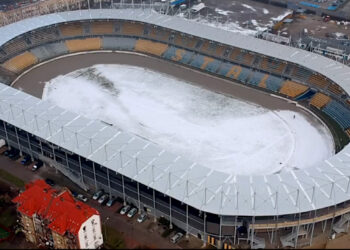 Stadion czeka na żużlowców [FILM z drona]