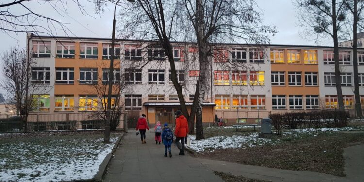 Uczniowie klas I-III wrócili do szkół