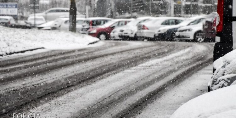 Policja chwali kierowców za rozwagę na drogach