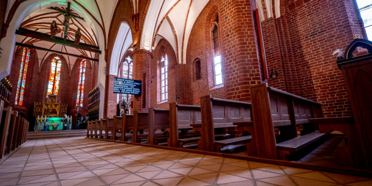 Katedra od środka [ZDJĘCIA i FILM]