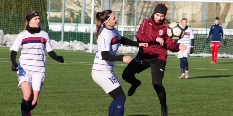 Dobry pierwszy sparing piłkarek Warty