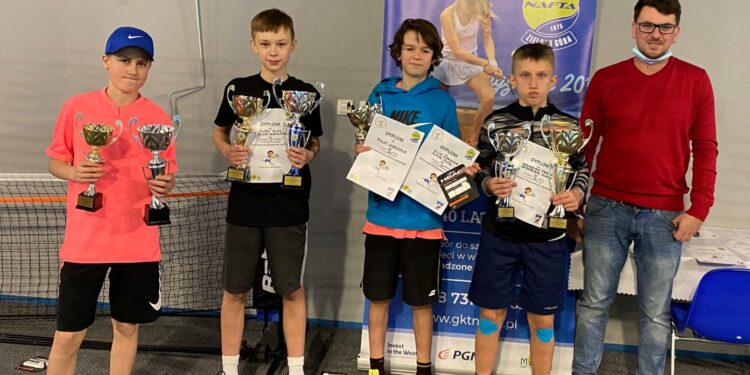 Młodzi gorzowianie zdominowali mistrzostwa wojewódzkie w tenisie