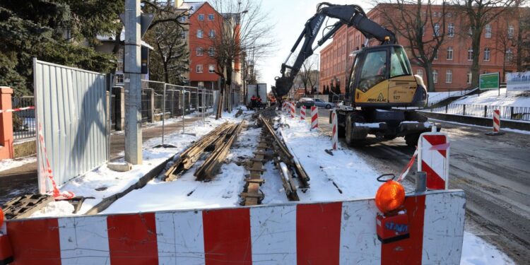 Pogoda spowolniła prace na Mieszka I