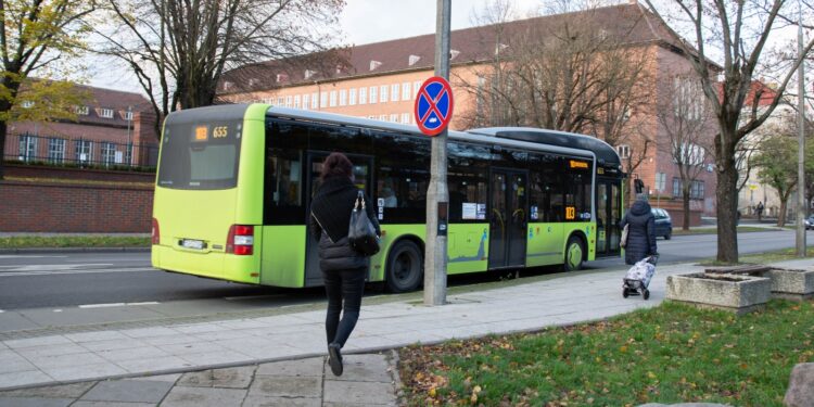 Trzy firmy chcą dostarczyć hybrydy