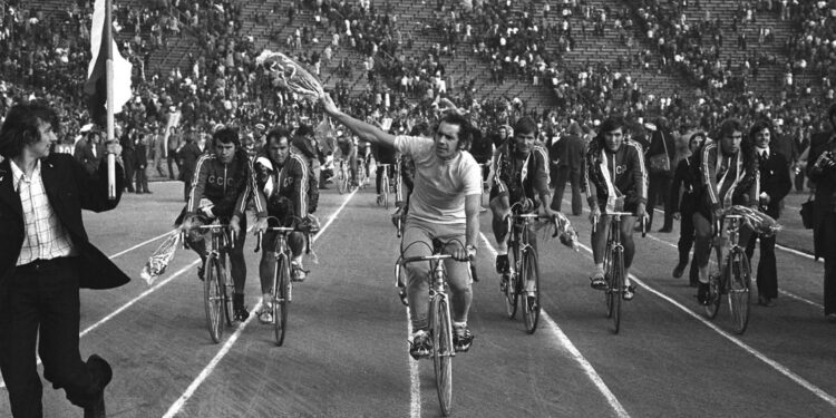 Zmarł Ryszard Szurkowski, najbardziej utytułowany polski kolarz