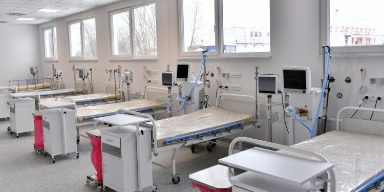 W Lubuskiem pacjenci chorzy na COVID-19 zajmują 344 łóżka z 930