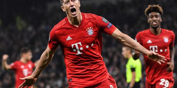 FIFA: Robert Lewandowski najlepszym piłkarzem 2020 roku