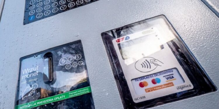 Na terenie giełdy parkowanie płatne cały tydzień