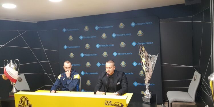 Po przerwie czas na hit: Stal kontra Ostrovia