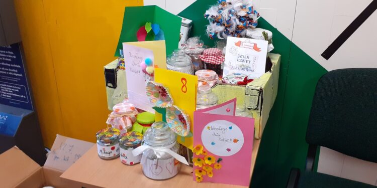 Uczniowie pomagają hospicjum