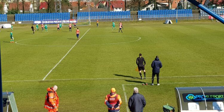 Warta odskakuje sąsiadowi w tabeli