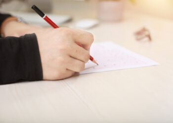 Gorzowscy ósmoklasiści piszą próbny egzamin