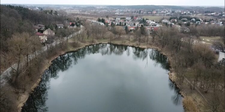 Jezioro Błotne [FILM z drona]