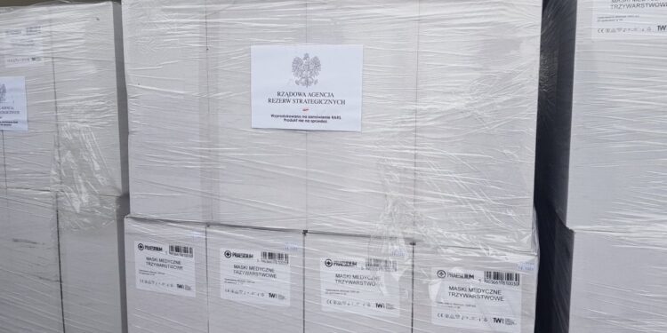 Pół miliona maseczek dla gorzowian. Lubuszanie otrzymają ich 4 miliony