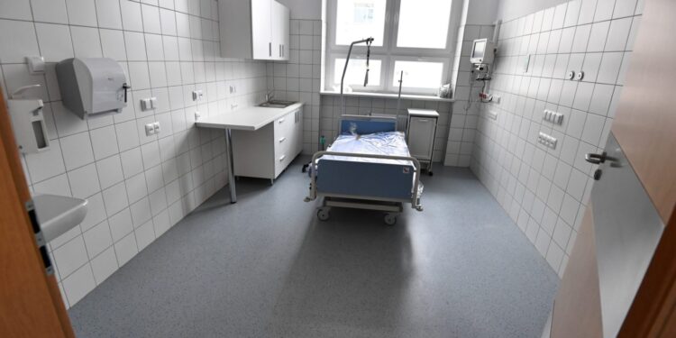 W Lubuskiem do dyspozycji pacjentów z COVID-19 pozostaje 351 łóżek