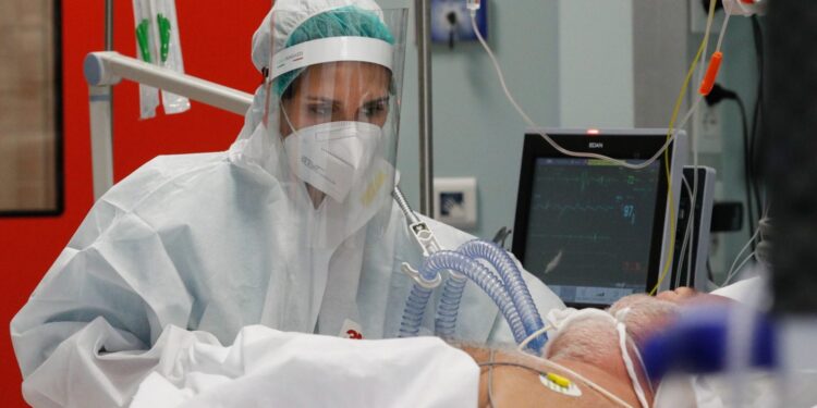 W Lubuskim na 1 097 łóżek dla chorych na COVID-19 zajętych 757