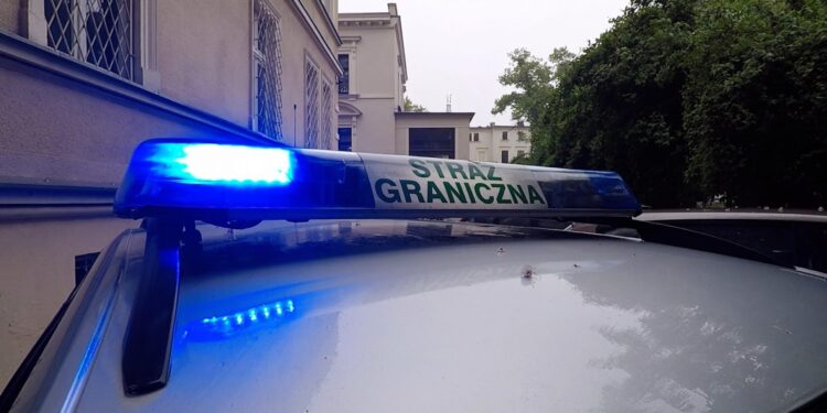 Po pościgu funkcjonariusze SG odzyskali audi warte 130 tys. zł