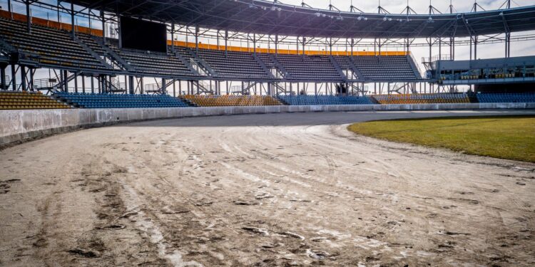 Żużlowcy muszą poczekać na trening [ZDJĘCIA]